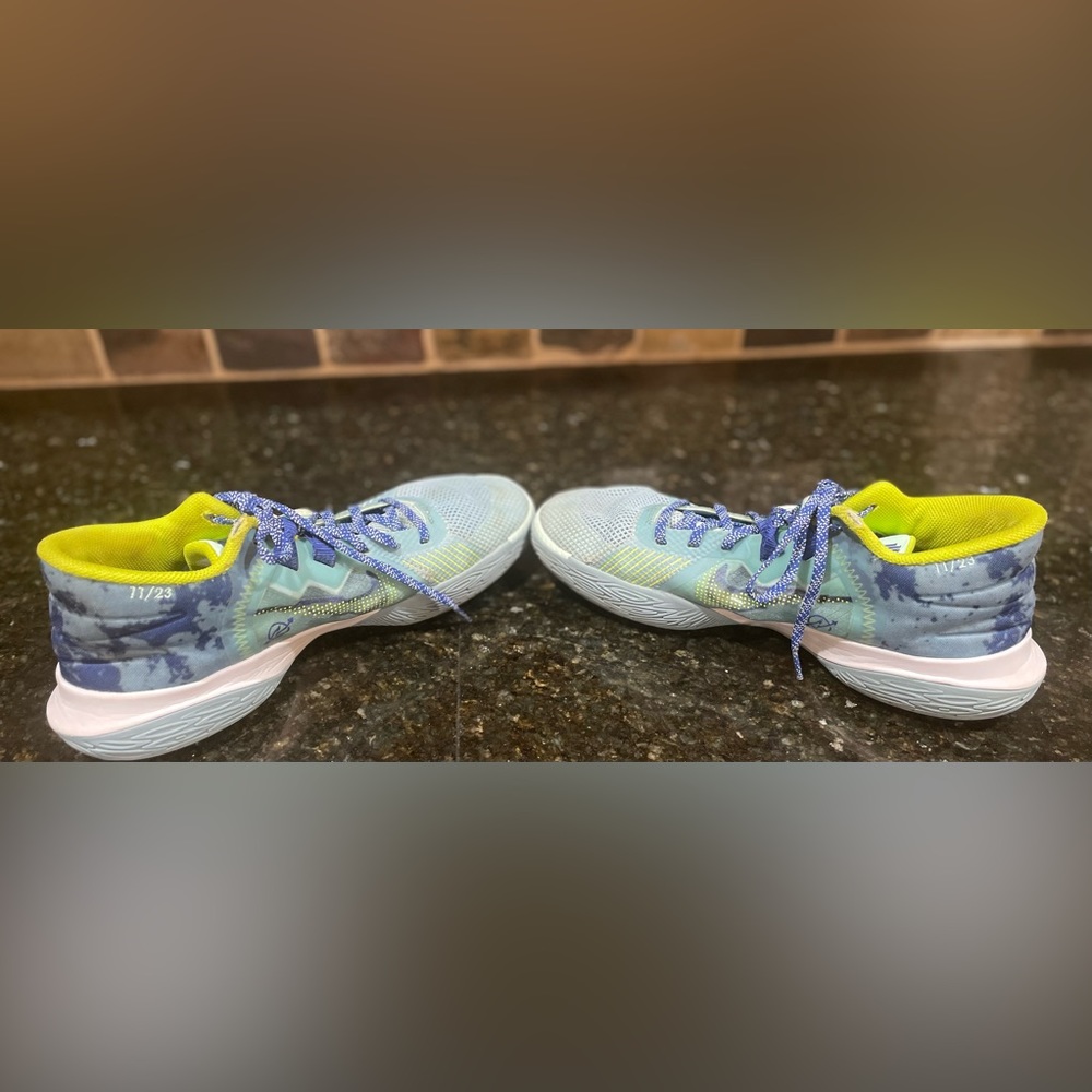 Men’s Nike Kyrie Flytrap V5 Basketball shoes size 10M